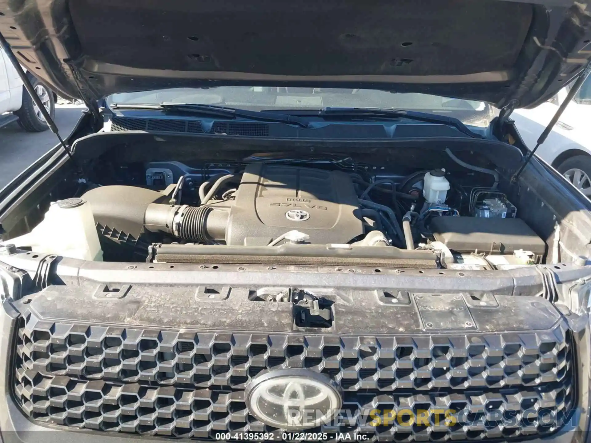 10 Photograph of a damaged car 5TFAY5F16LX884368 TOYOTA TUNDRA 2020