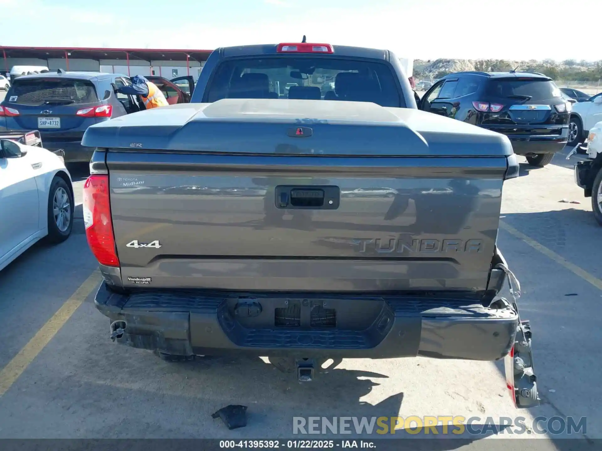 6 Photograph of a damaged car 5TFAY5F16LX884368 TOYOTA TUNDRA 2020