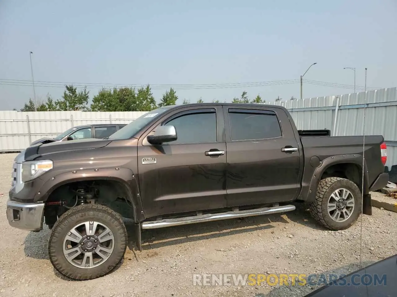 1 Photograph of a damaged car 5TFAY5F16LX946559 TOYOTA TUNDRA 2020