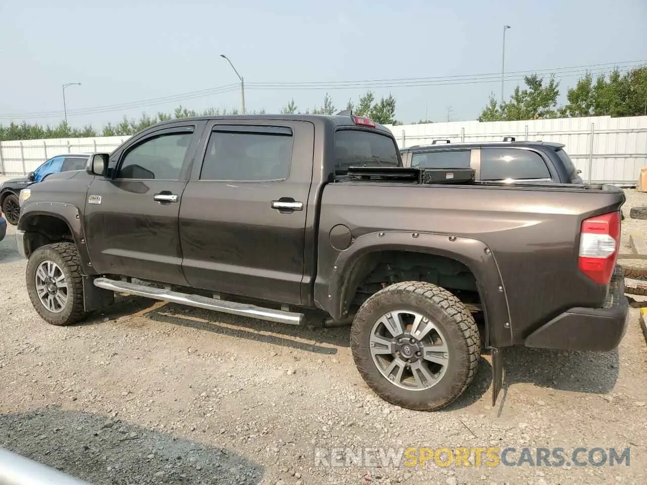 2 Photograph of a damaged car 5TFAY5F16LX946559 TOYOTA TUNDRA 2020