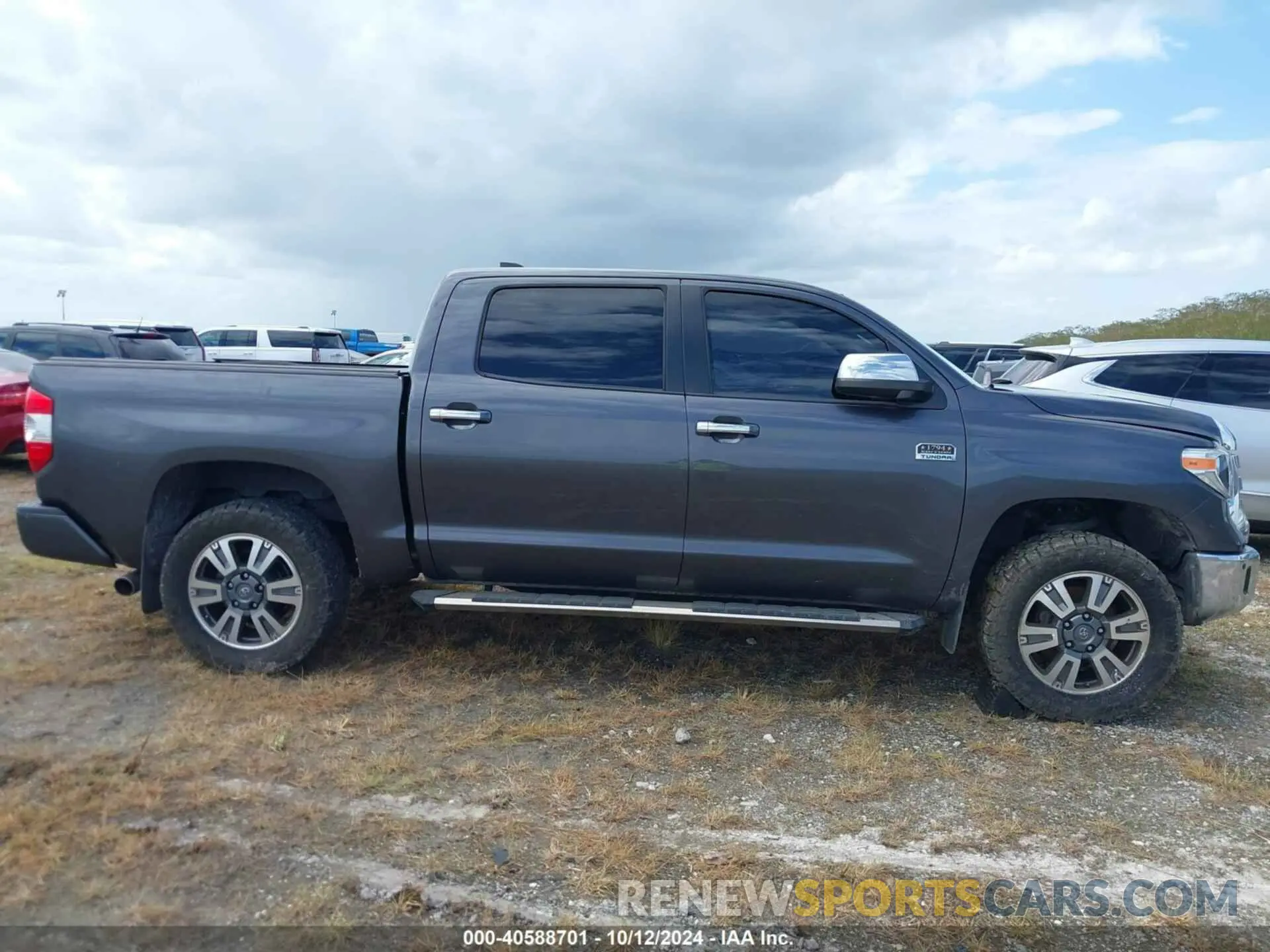 13 Photograph of a damaged car 5TFAY5F17LX872570 TOYOTA TUNDRA 2020