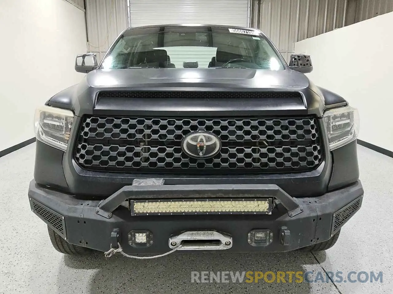 5 Photograph of a damaged car 5TFAY5F17LX917622 TOYOTA TUNDRA 2020