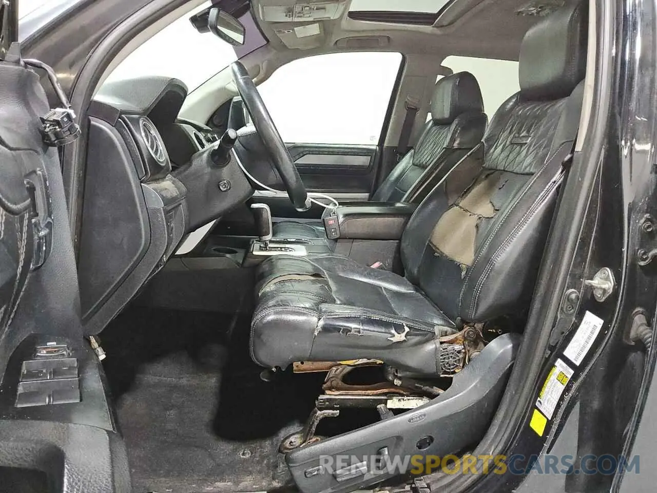 7 Photograph of a damaged car 5TFAY5F17LX917622 TOYOTA TUNDRA 2020