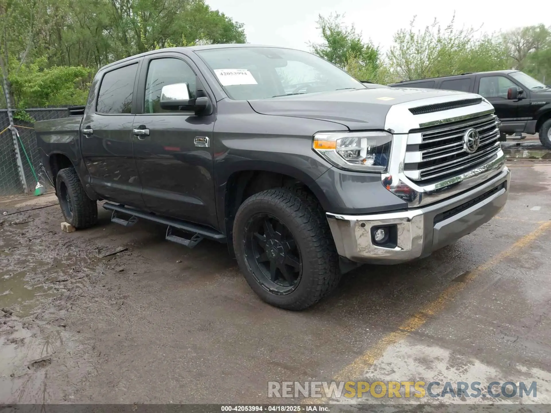 1 Photograph of a damaged car 5TFAY5F18LX938110 TOYOTA TUNDRA 2020