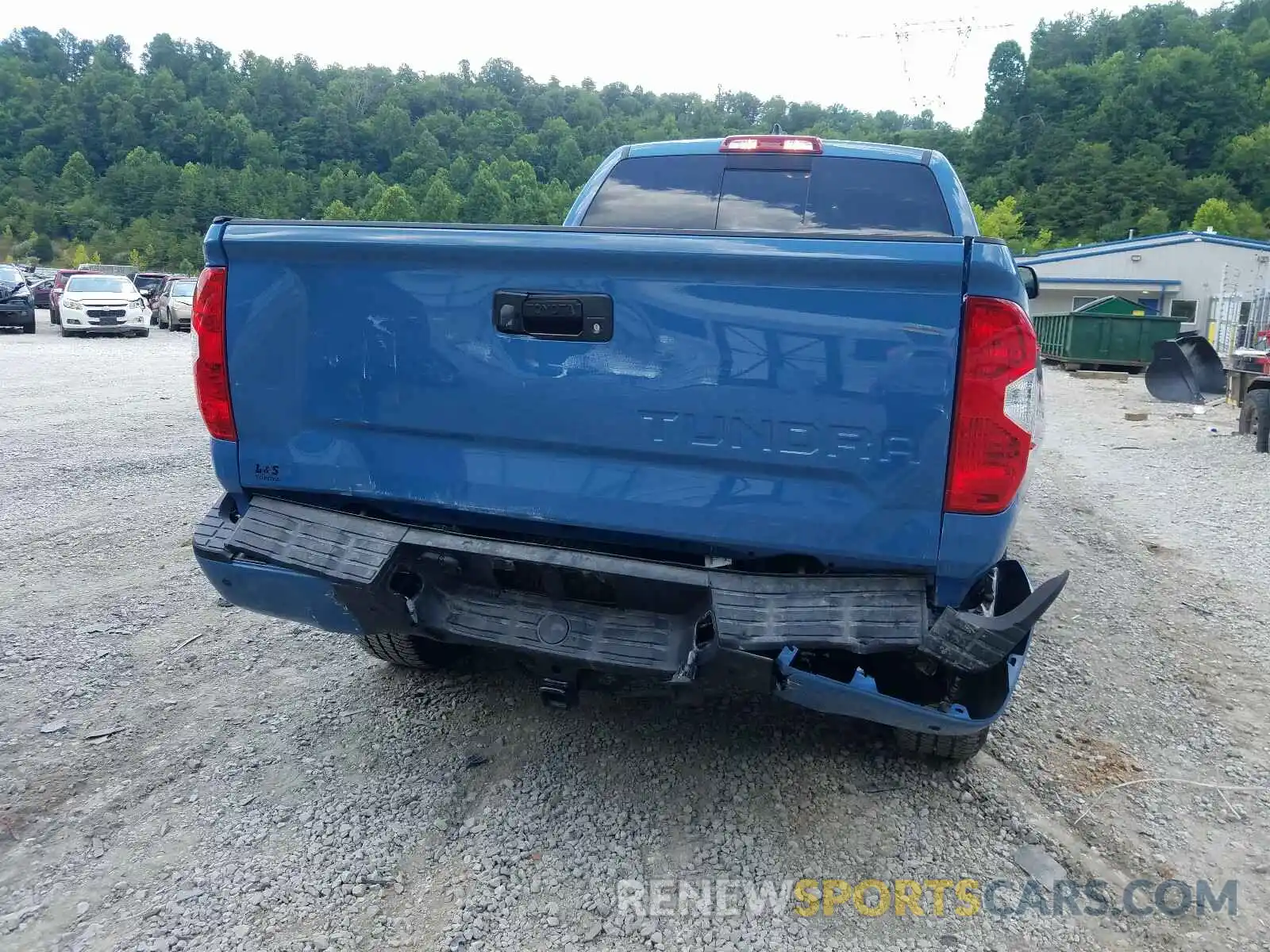 9 Photograph of a damaged car 5TFBY5F13LX884364 TOYOTA TUNDRA 2020