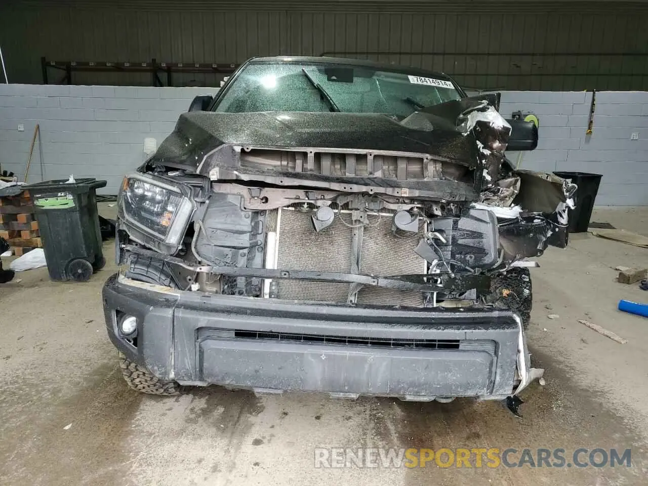 5 Photograph of a damaged car 5TFBY5F16LX915932 TOYOTA TUNDRA 2020