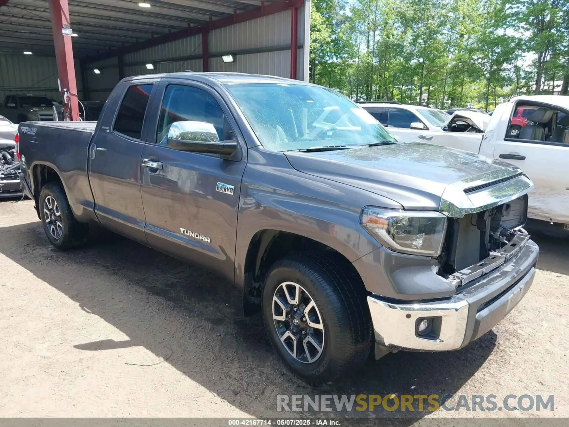 1 Photograph of a damaged car 5TFBY5F17LX889096 TOYOTA TUNDRA 2020