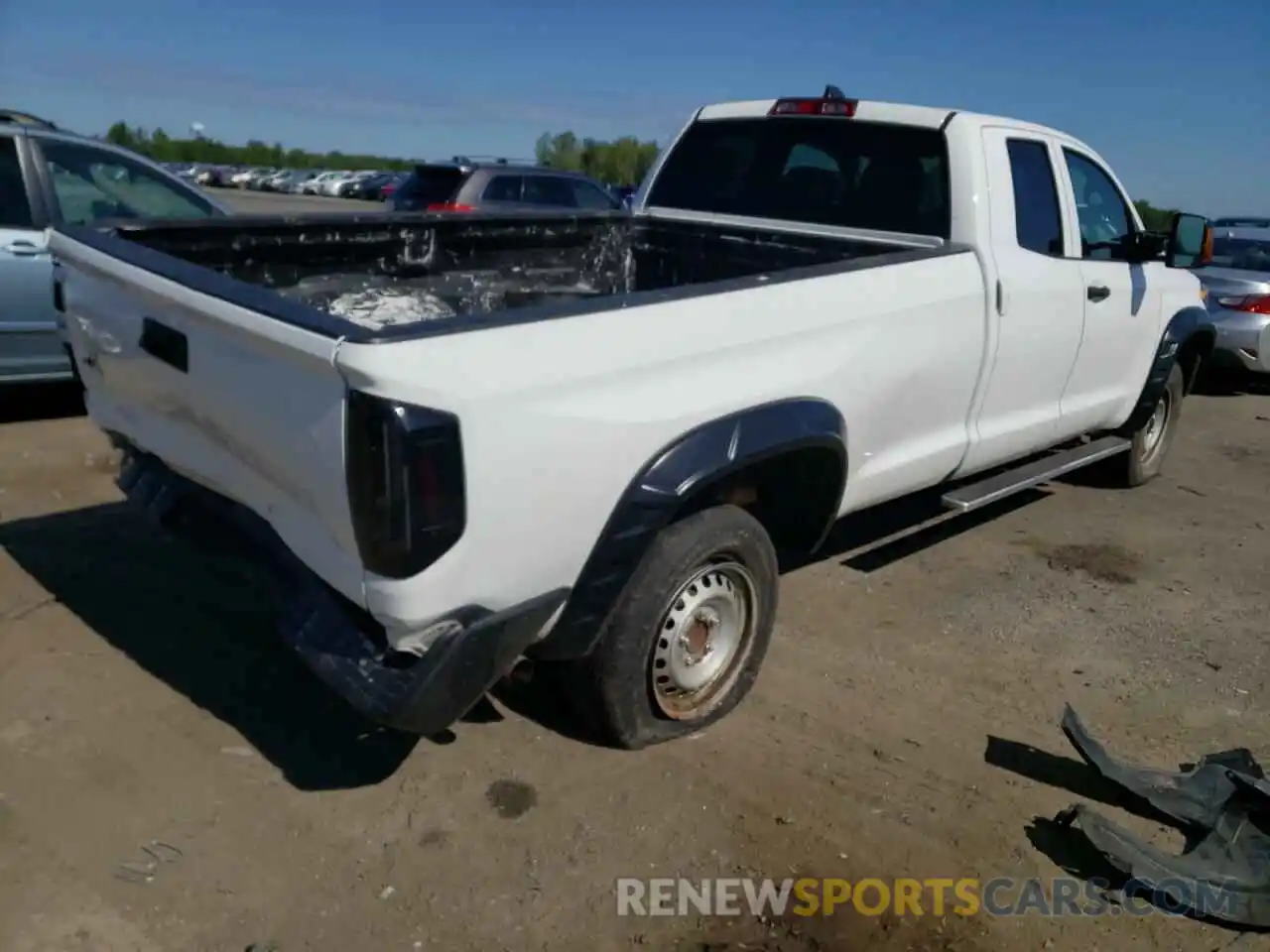 4 Photograph of a damaged car 5TFCY5F10LX025804 TOYOTA TUNDRA 2020