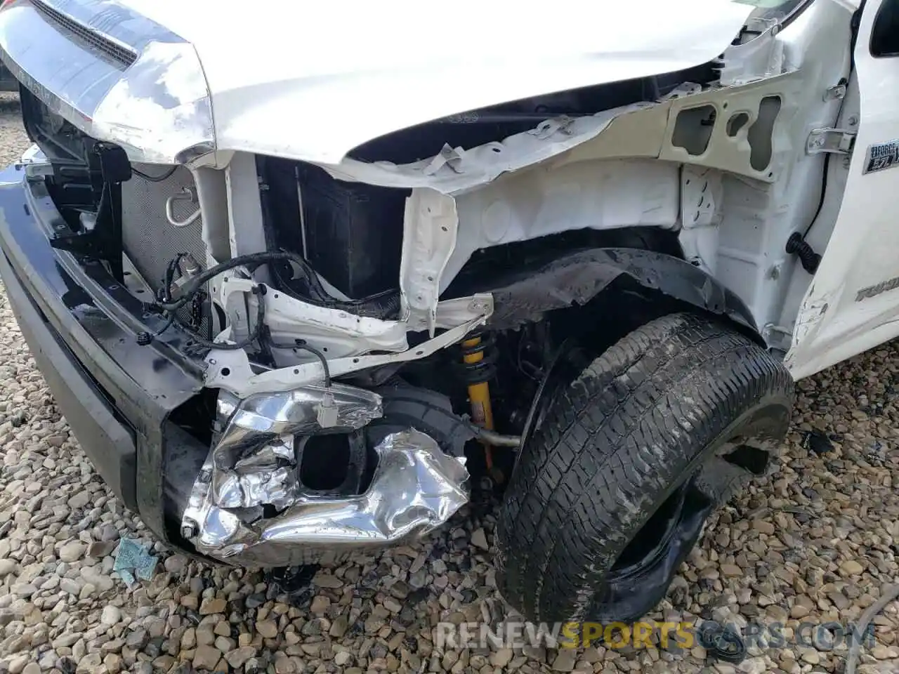 9 Photograph of a damaged car 5TFCY5F14LX026034 TOYOTA TUNDRA 2020