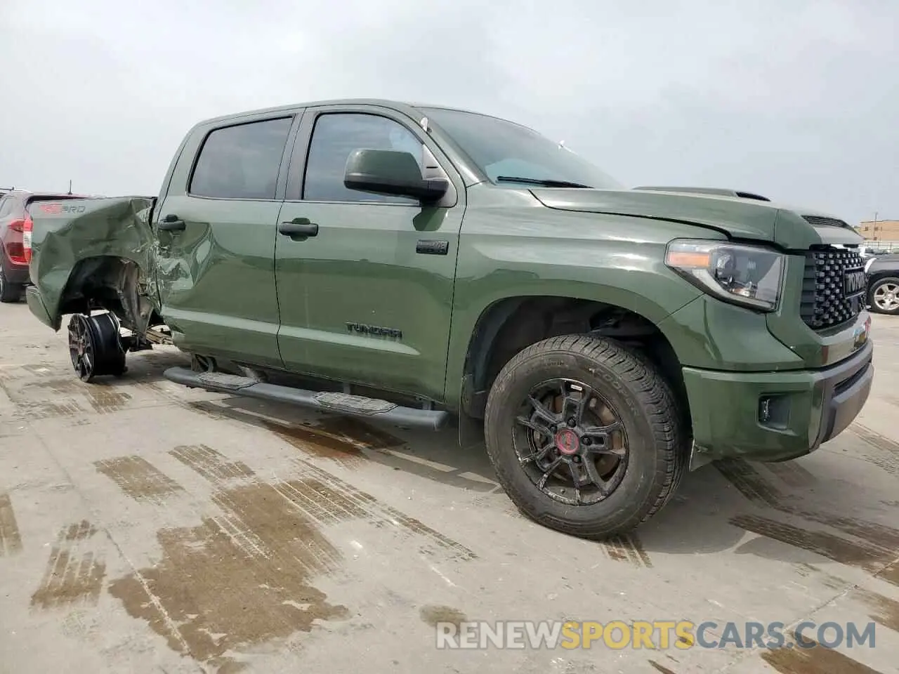 4 Photograph of a damaged car 5TFDY5F10LX884640 TOYOTA TUNDRA 2020