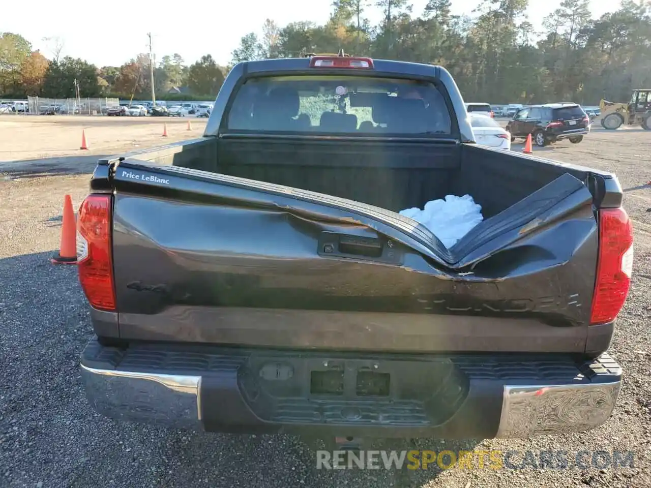 6 Photograph of a damaged car 5TFDY5F10LX888977 TOYOTA TUNDRA 2020