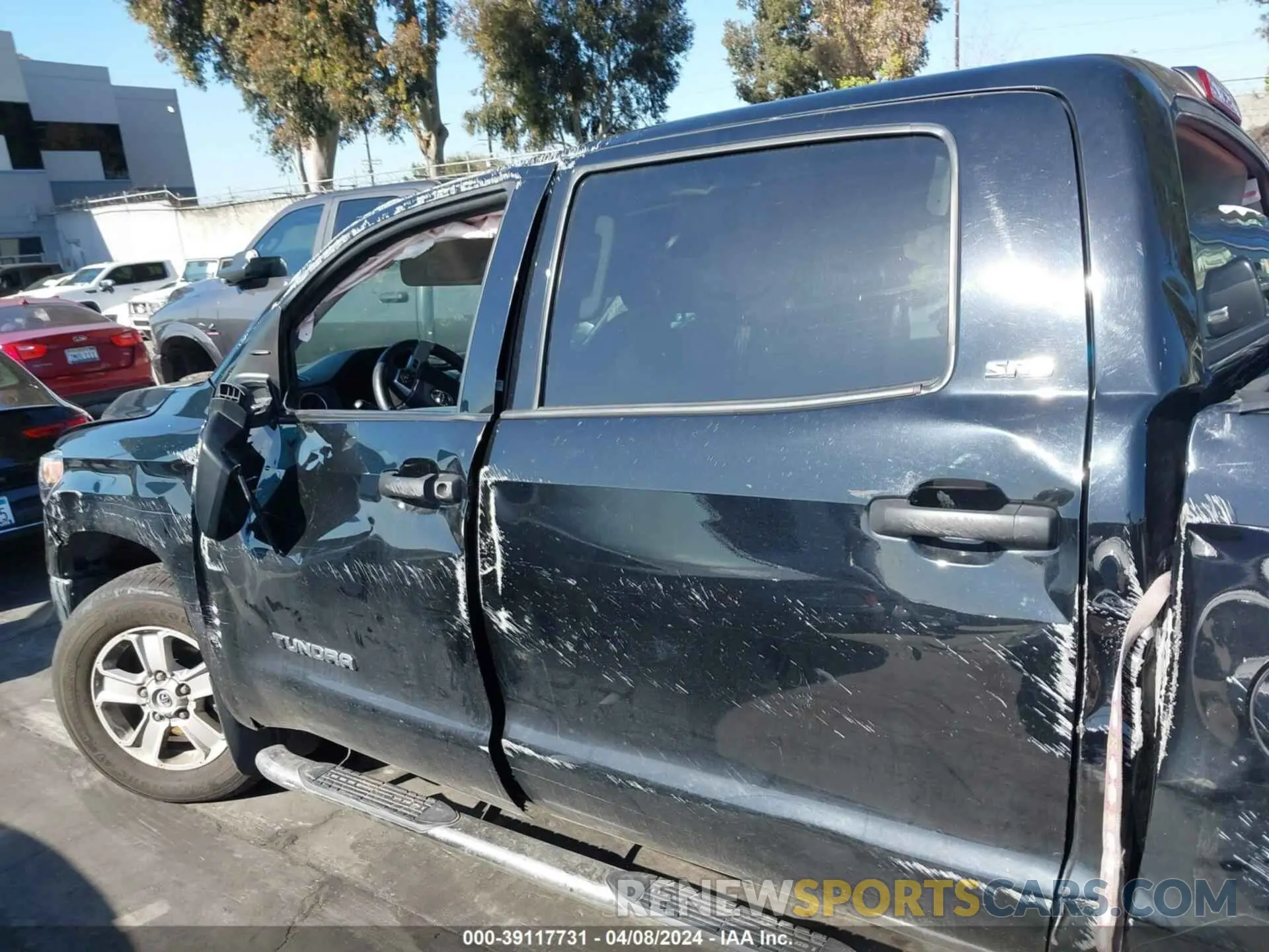 15 Photograph of a damaged car 5TFDY5F10LX896285 TOYOTA TUNDRA 2020