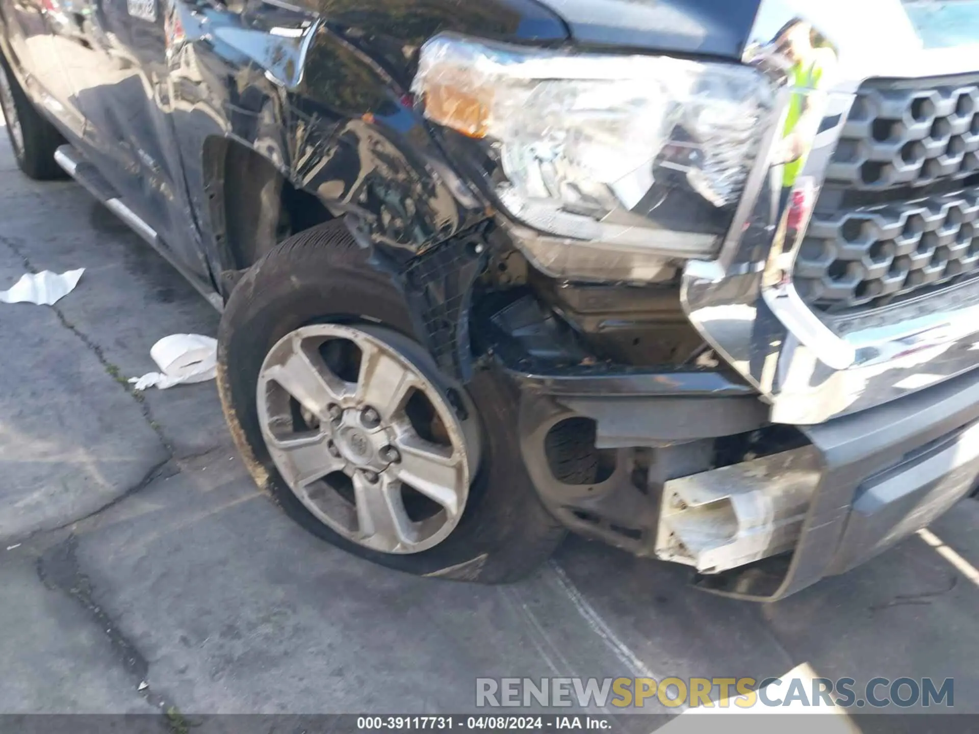6 Photograph of a damaged car 5TFDY5F10LX896285 TOYOTA TUNDRA 2020