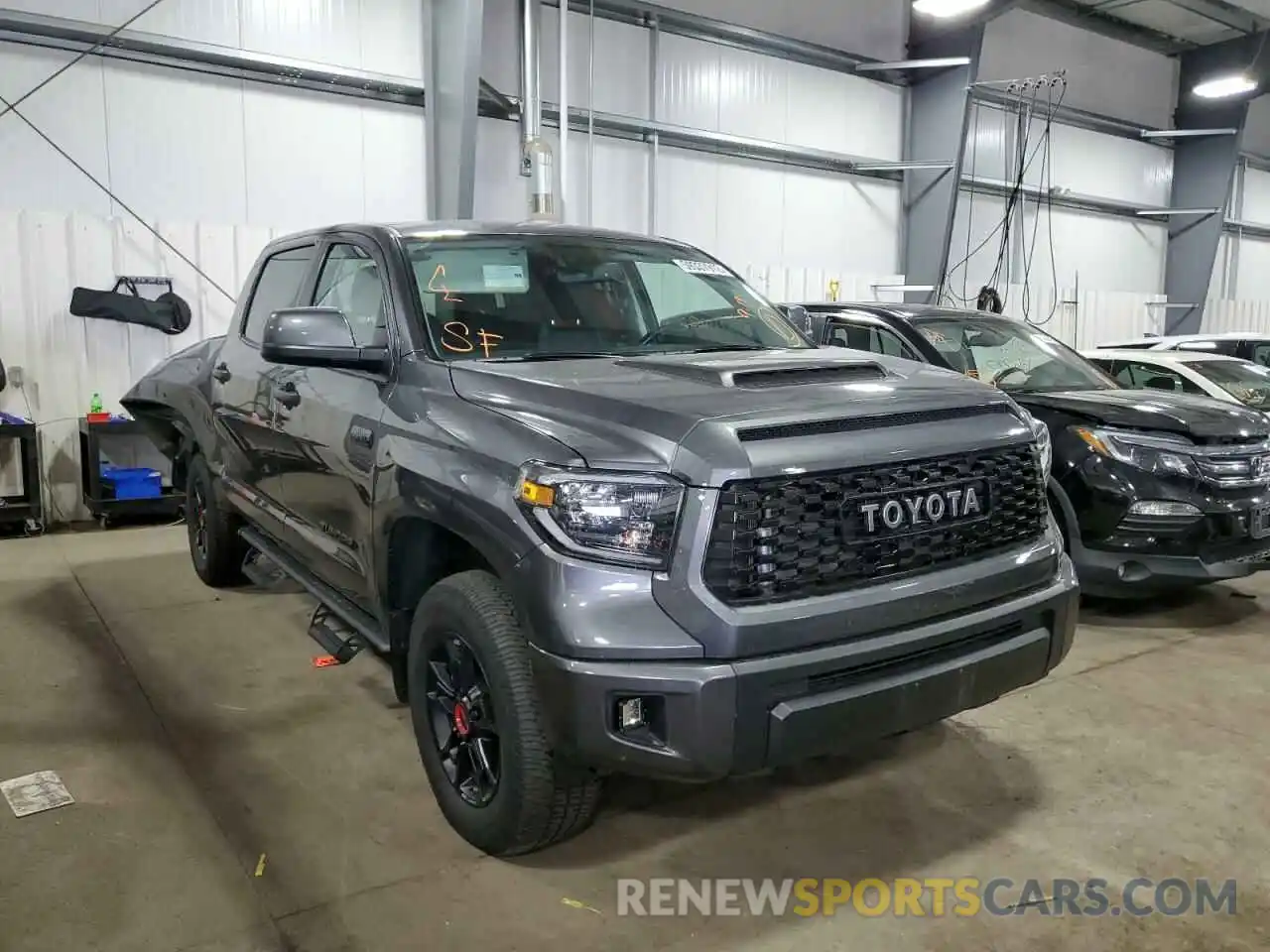 1 Photograph of a damaged car 5TFDY5F10LX901615 TOYOTA TUNDRA 2020