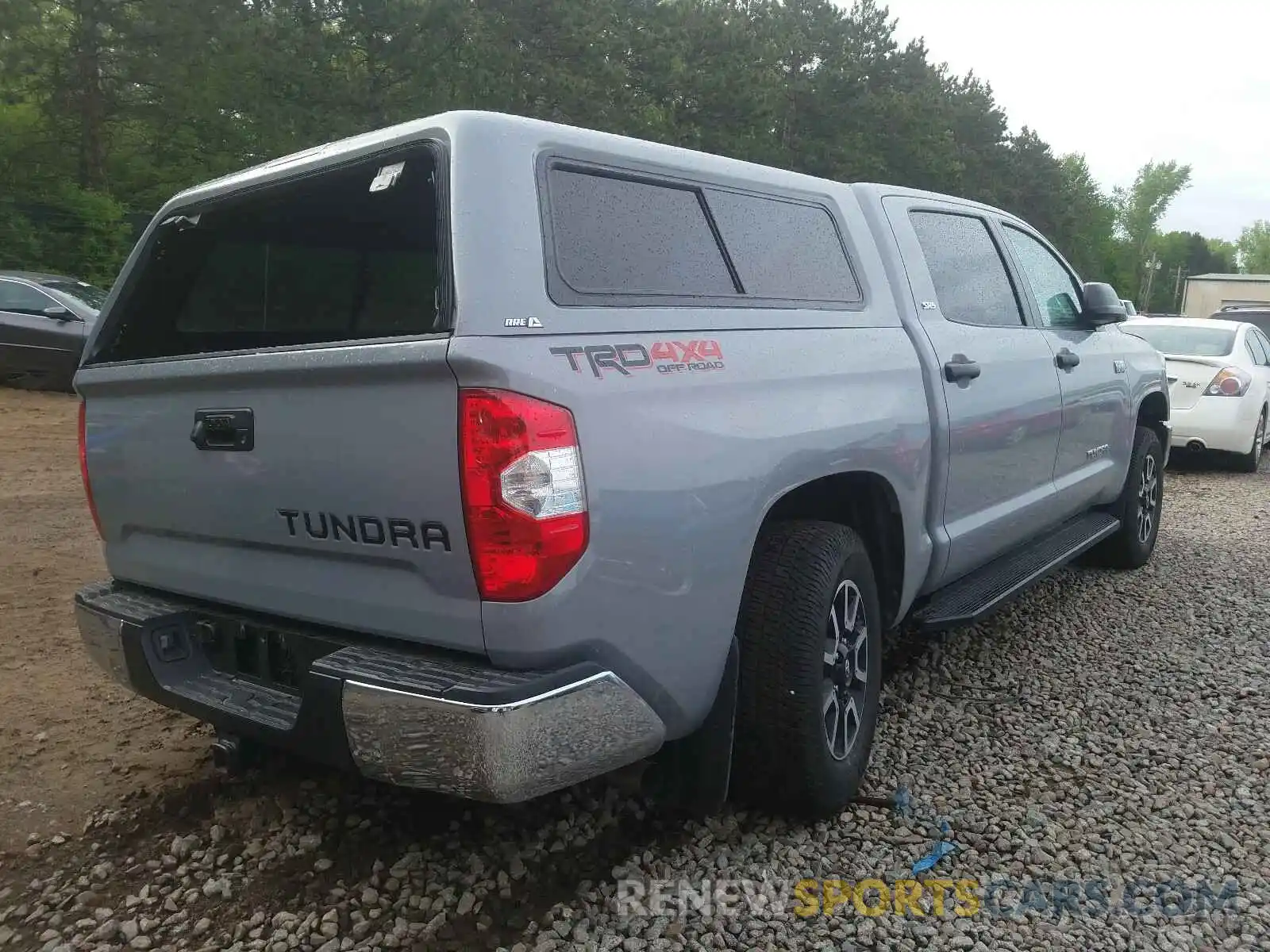 4 Photograph of a damaged car 5TFDY5F10LX946151 TOYOTA TUNDRA 2020