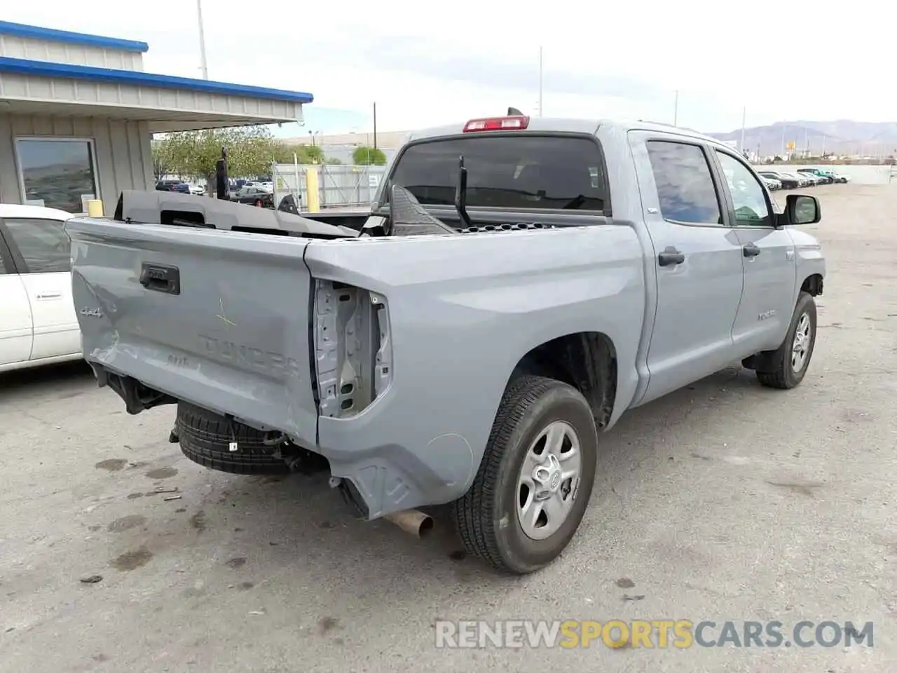 4 Photograph of a damaged car 5TFDY5F10LX951348 TOYOTA TUNDRA 2020