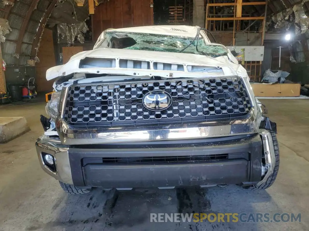 5 Photograph of a damaged car 5TFDY5F11LX897834 TOYOTA TUNDRA 2020