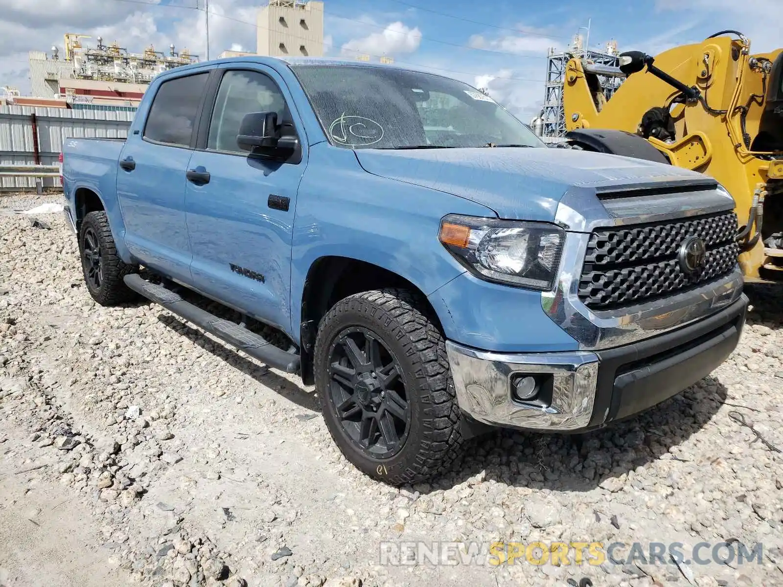 1 Photograph of a damaged car 5TFDY5F11LX898661 TOYOTA TUNDRA 2020