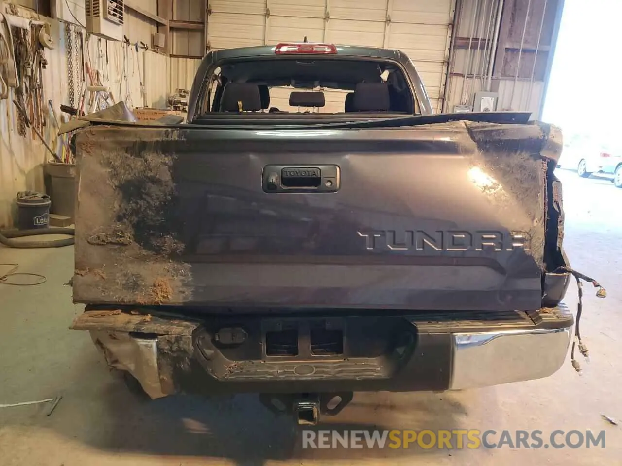 6 Photograph of a damaged car 5TFDY5F11LX927351 TOYOTA TUNDRA 2020