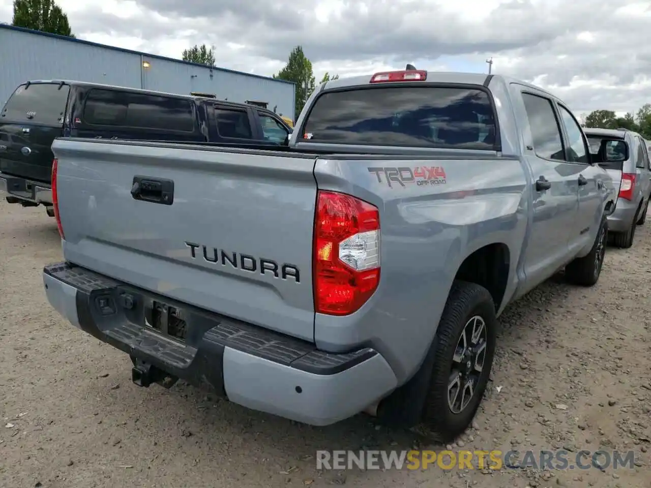 4 Photograph of a damaged car 5TFDY5F11LX931951 TOYOTA TUNDRA 2020