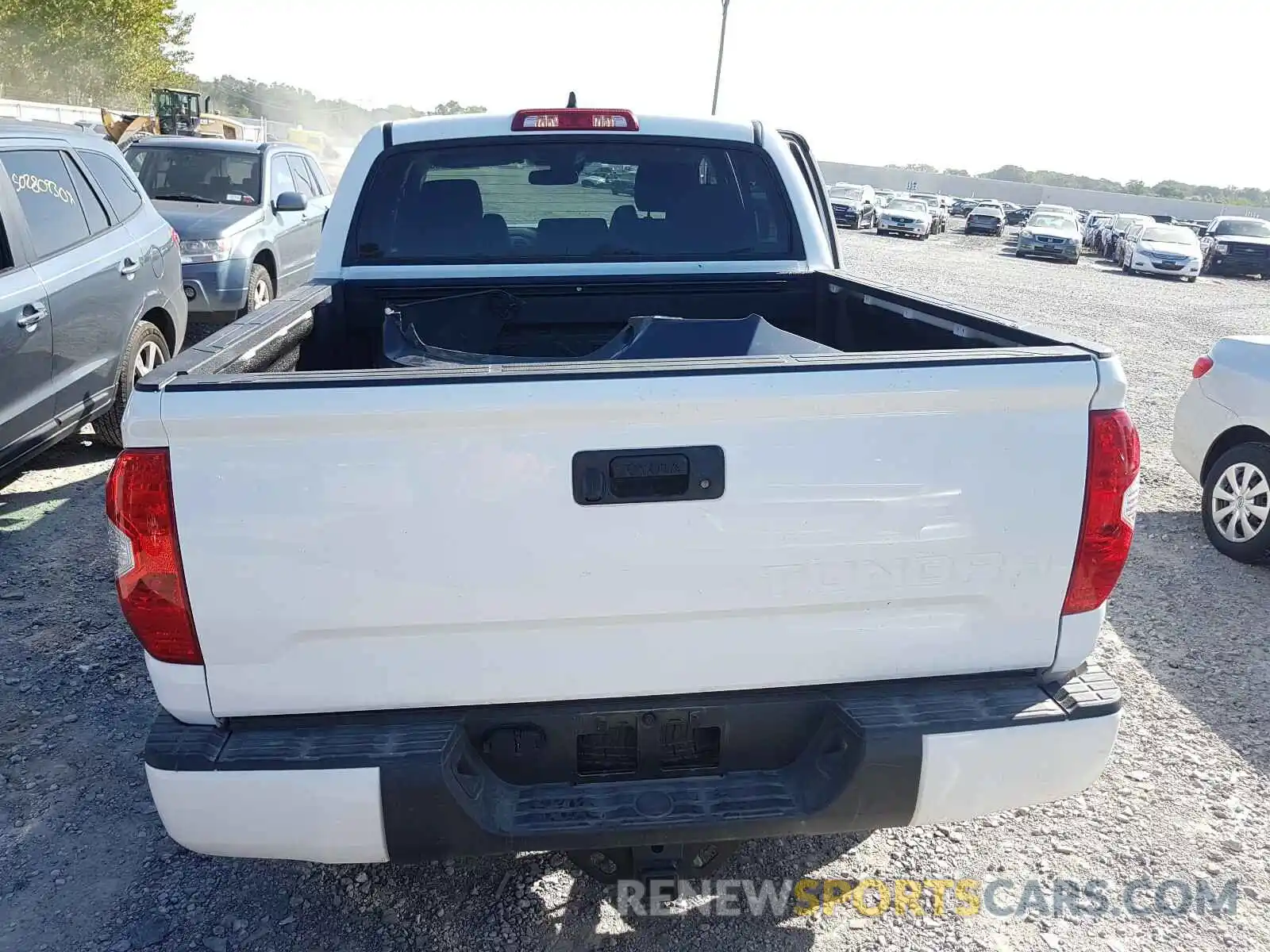 9 Photograph of a damaged car 5TFDY5F11LX932050 TOYOTA TUNDRA 2020