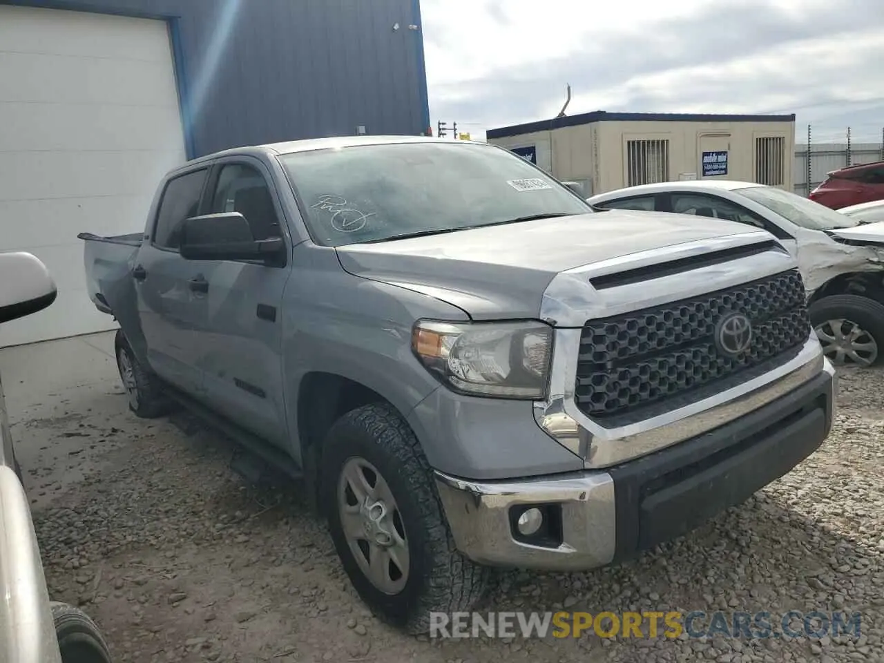 4 Photograph of a damaged car 5TFDY5F11LX951004 TOYOTA TUNDRA 2020