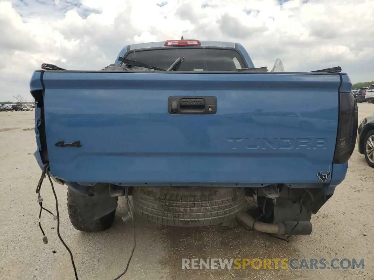 6 Photograph of a damaged car 5TFDY5F12LX887345 TOYOTA TUNDRA 2020