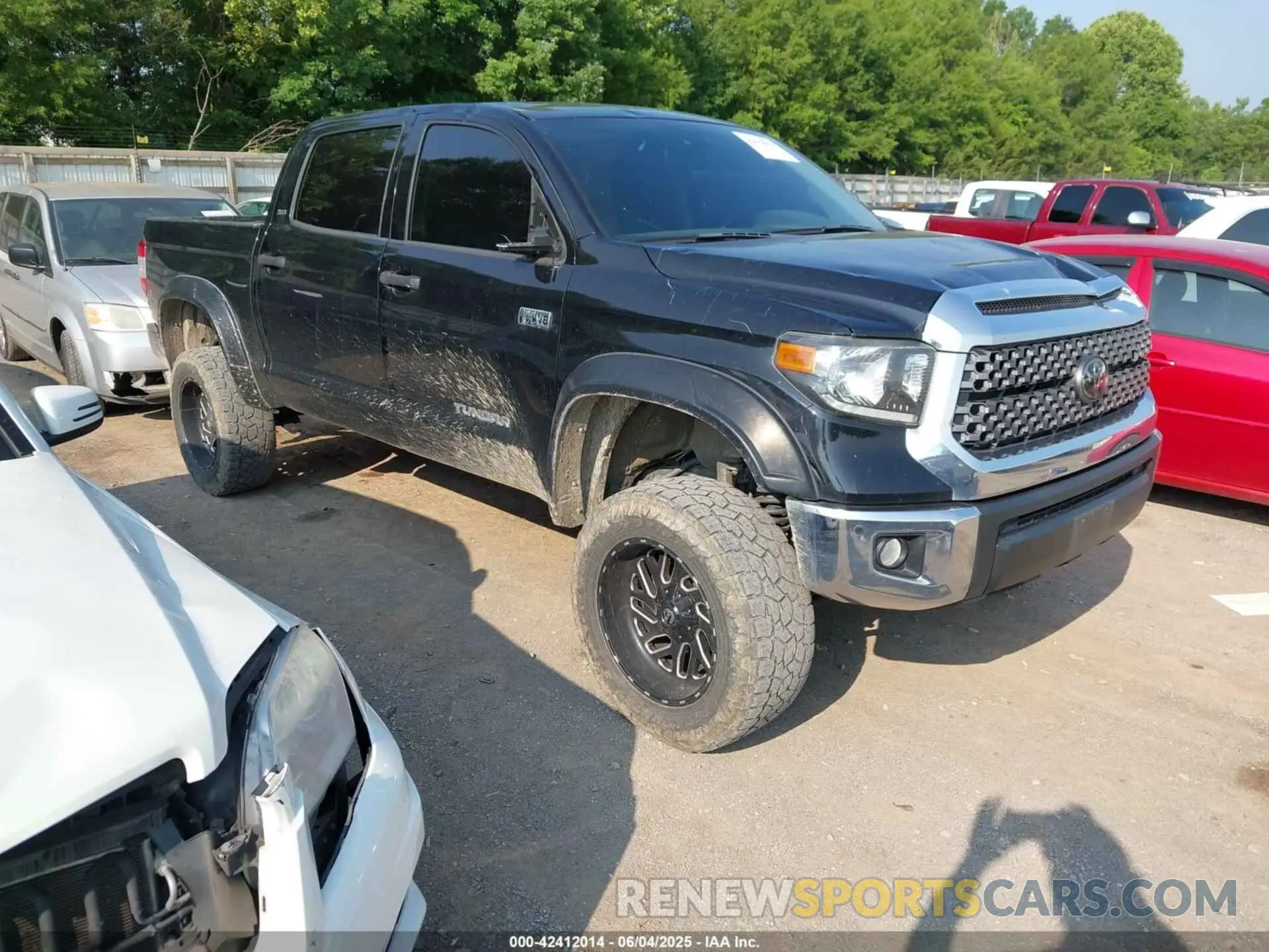 1 Photograph of a damaged car 5TFDY5F12LX910560 TOYOTA TUNDRA 2020