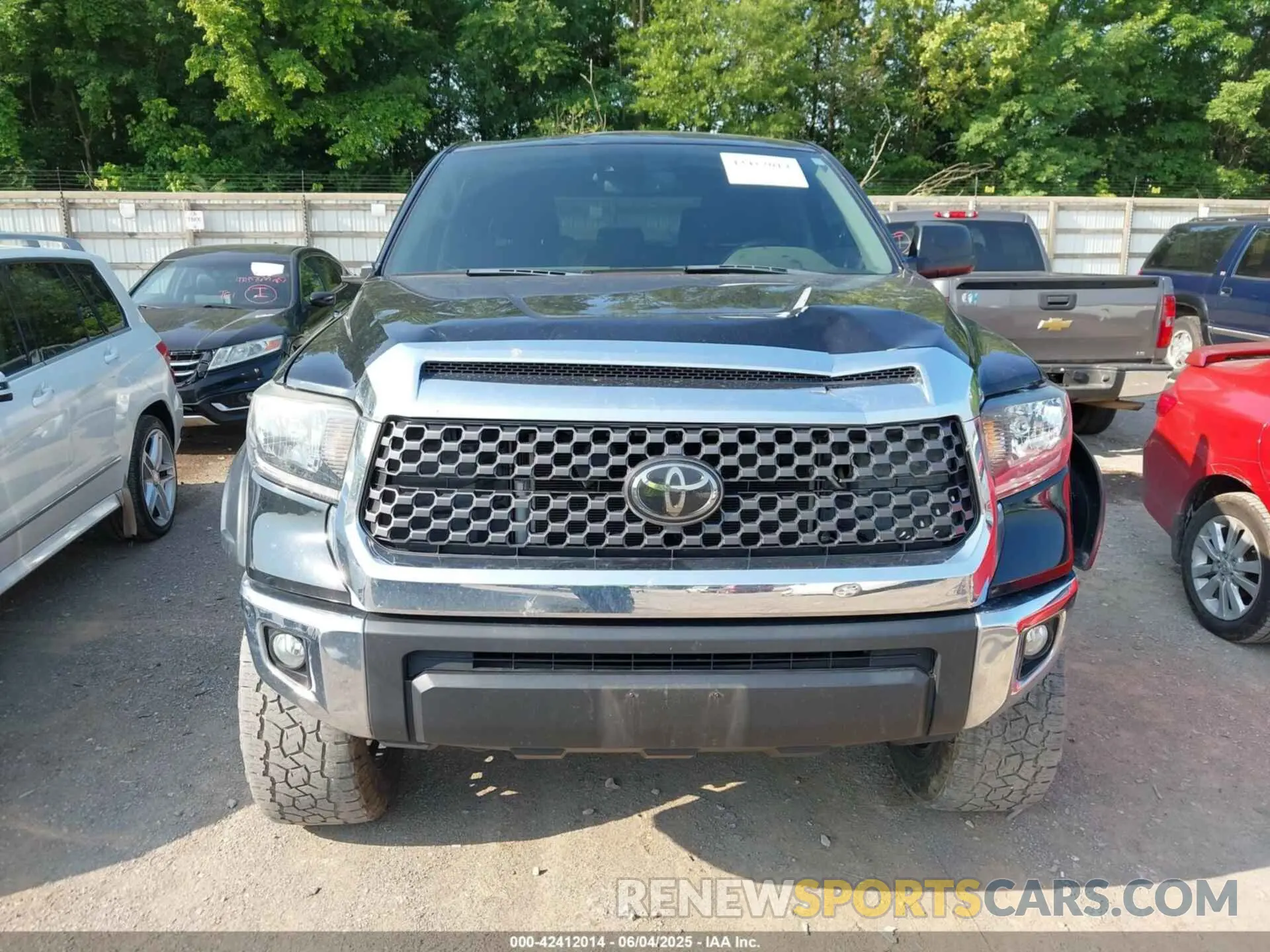 12 Photograph of a damaged car 5TFDY5F12LX910560 TOYOTA TUNDRA 2020