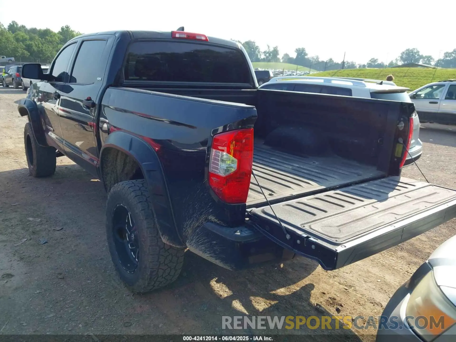 3 Photograph of a damaged car 5TFDY5F12LX910560 TOYOTA TUNDRA 2020