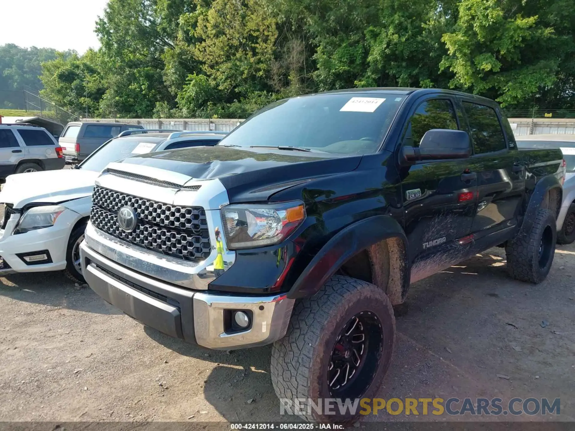 6 Photograph of a damaged car 5TFDY5F12LX910560 TOYOTA TUNDRA 2020