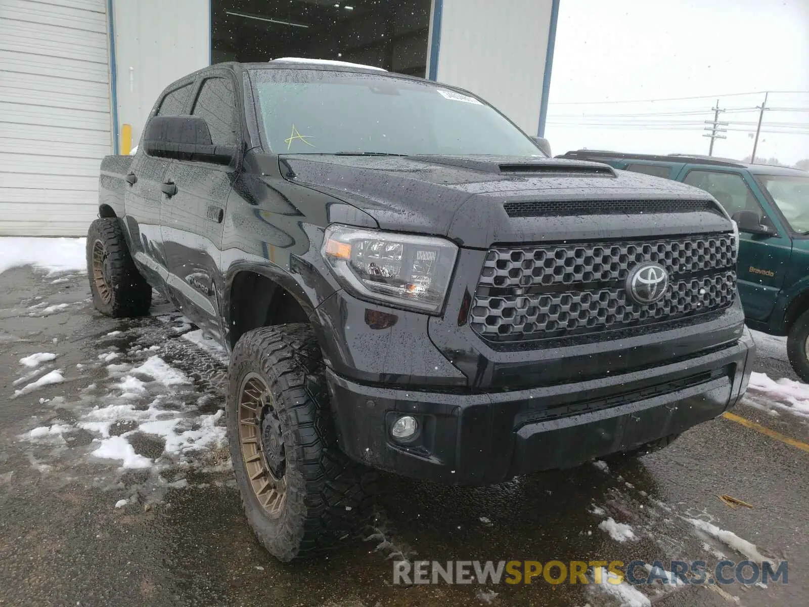 1 Photograph of a damaged car 5TFDY5F12LX918531 TOYOTA TUNDRA 2020