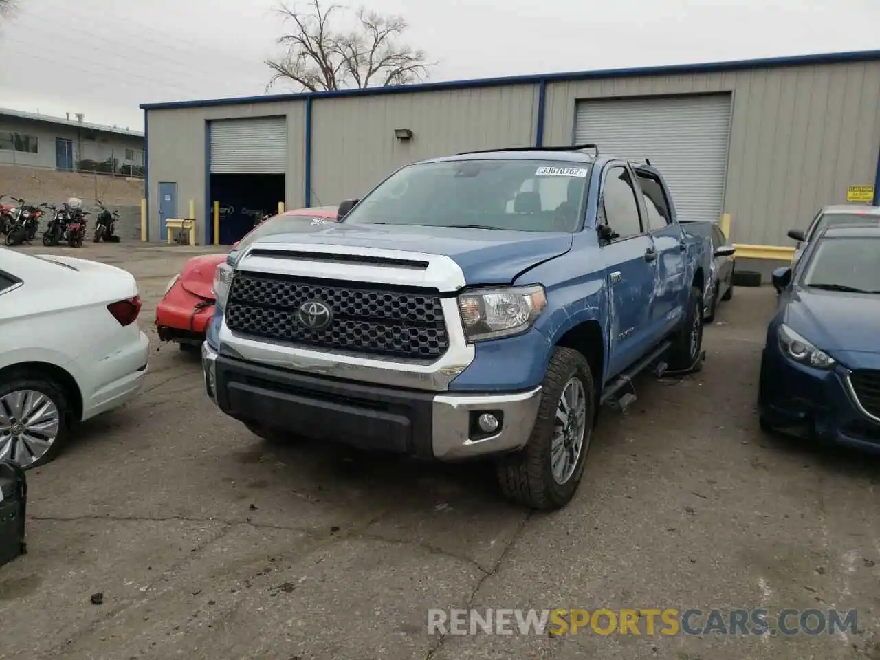 9 Photograph of a damaged car 5TFDY5F12LX919954 TOYOTA TUNDRA 2020