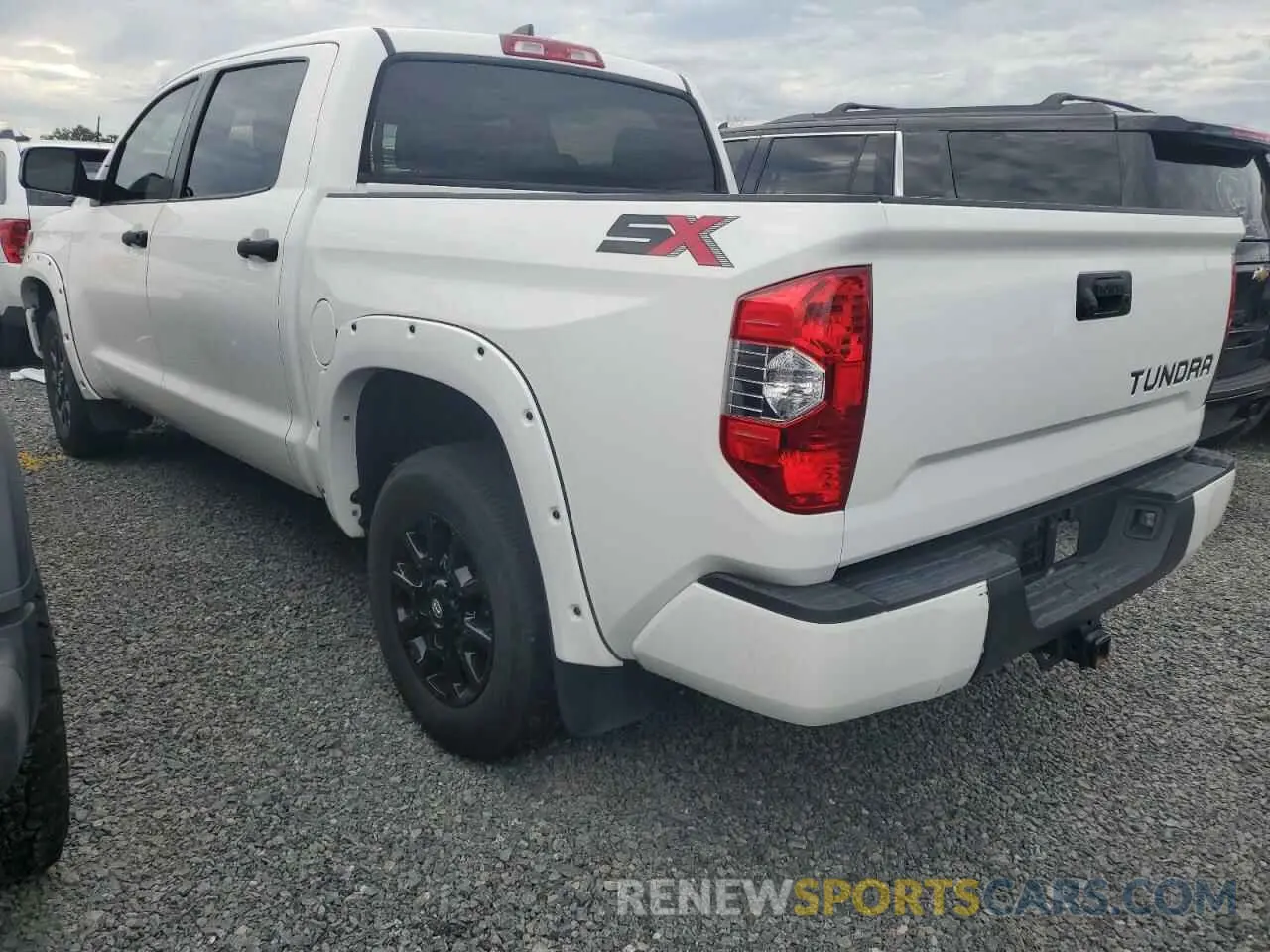 2 Photograph of a damaged car 5TFDY5F12LX924443 TOYOTA TUNDRA 2020