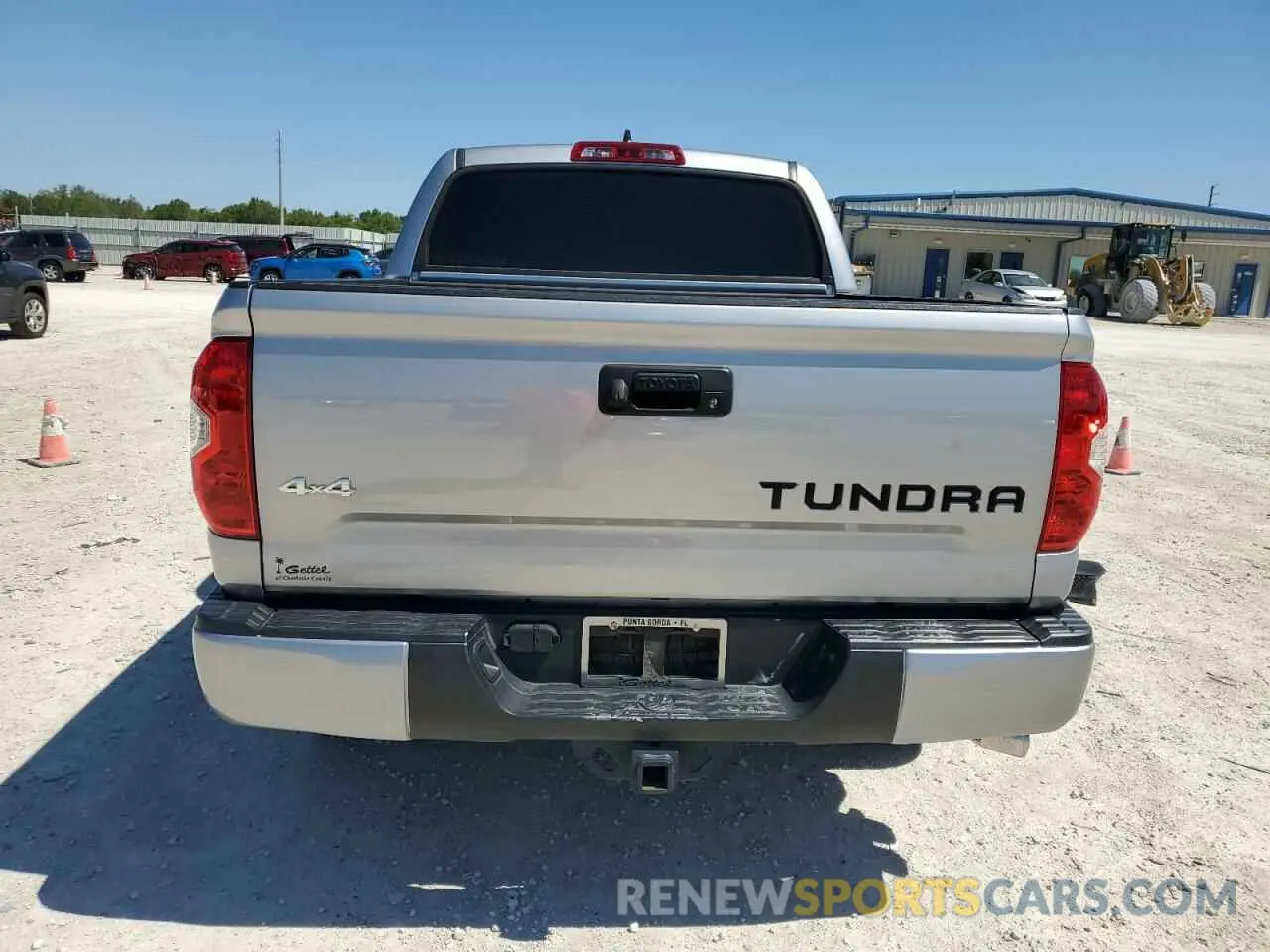 6 Photograph of a damaged car 5TFDY5F12LX942201 TOYOTA TUNDRA 2020