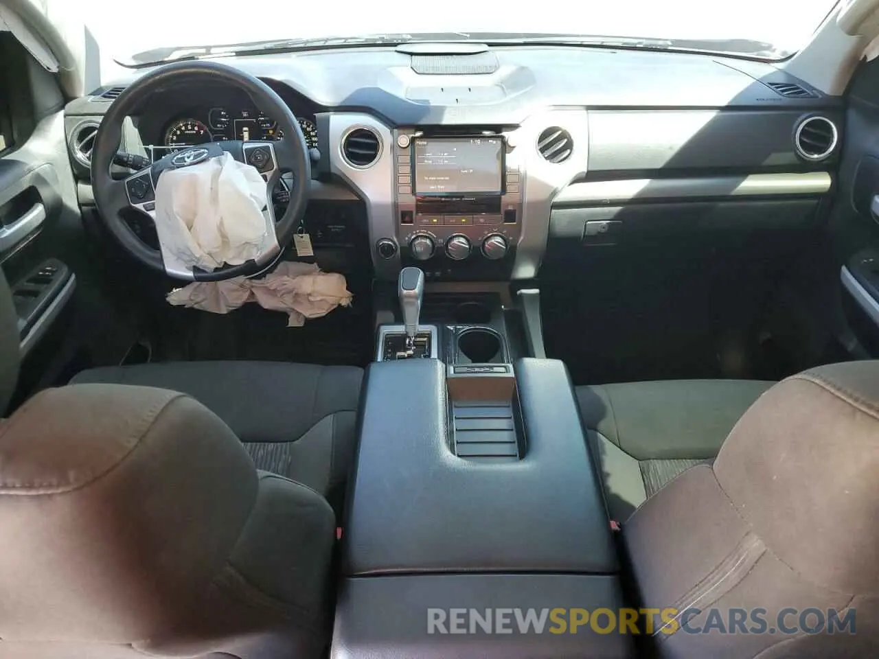 8 Photograph of a damaged car 5TFDY5F12LX942201 TOYOTA TUNDRA 2020
