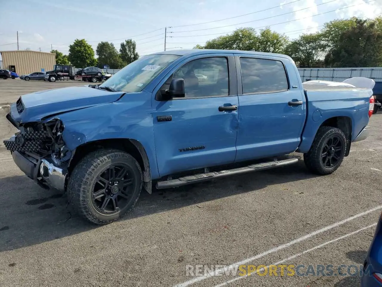 1 Photograph of a damaged car 5TFDY5F12LX946555 TOYOTA TUNDRA 2020