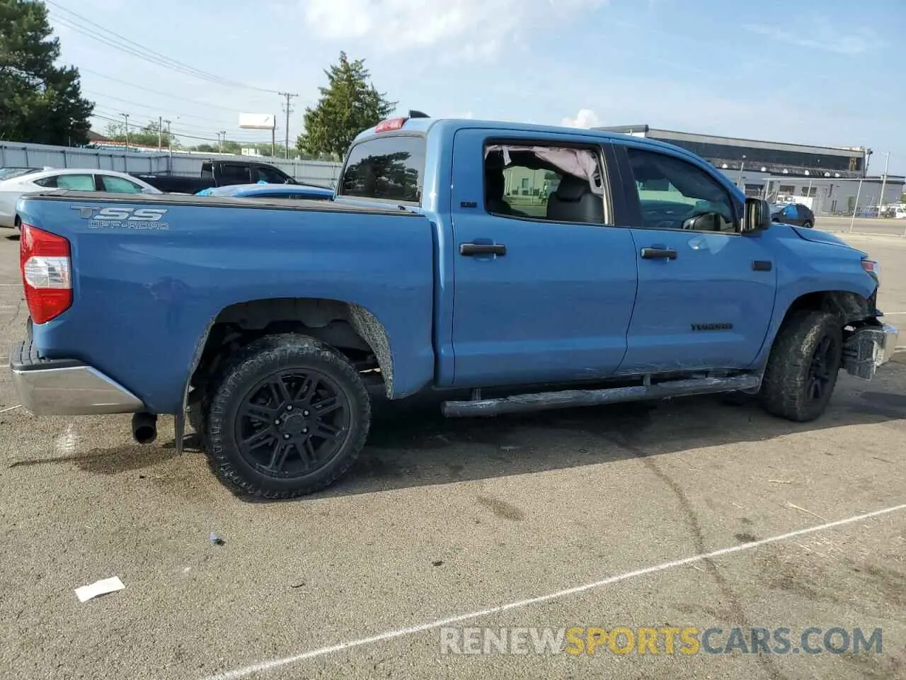 3 Photograph of a damaged car 5TFDY5F12LX946555 TOYOTA TUNDRA 2020