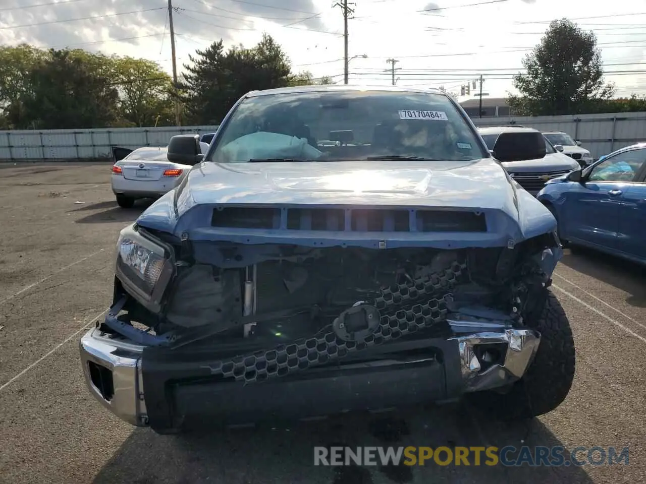 5 Photograph of a damaged car 5TFDY5F12LX946555 TOYOTA TUNDRA 2020