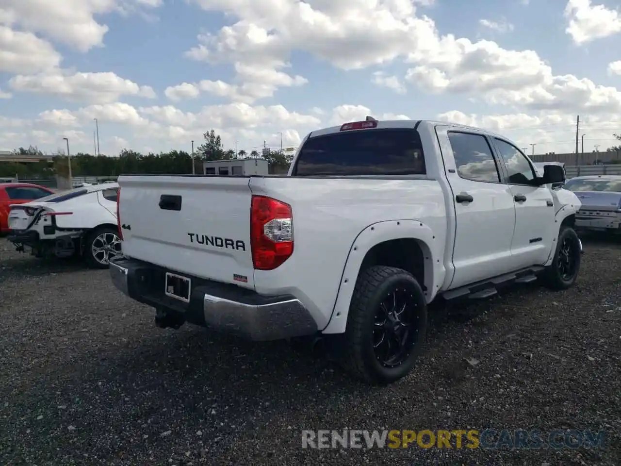 4 Photograph of a damaged car 5TFDY5F13LX928596 TOYOTA TUNDRA 2020