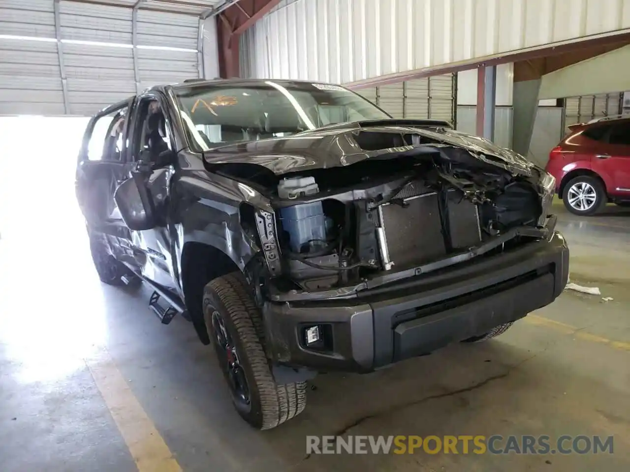 1 Photograph of a damaged car 5TFDY5F13LX945365 TOYOTA TUNDRA 2020