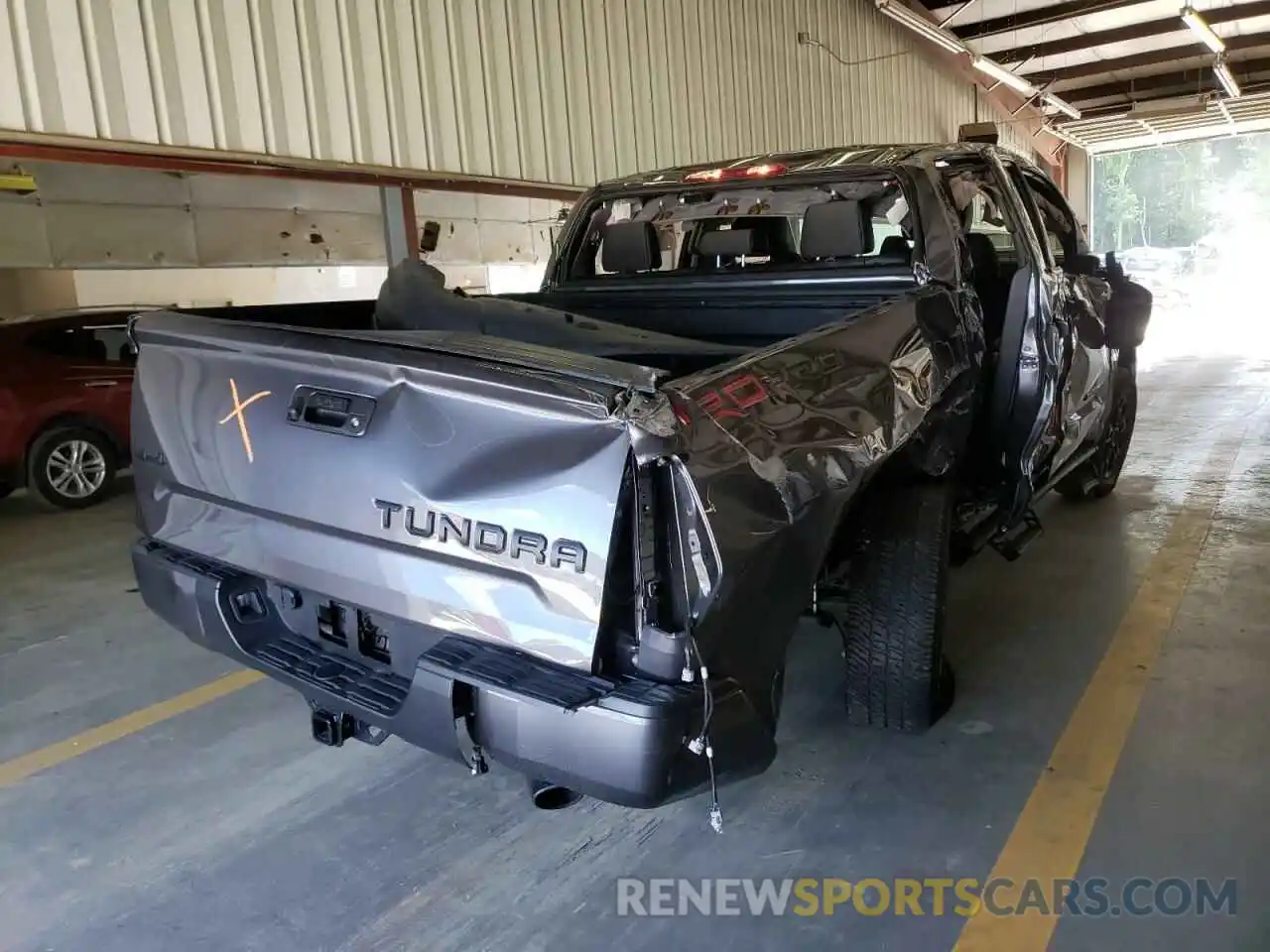 4 Photograph of a damaged car 5TFDY5F13LX945365 TOYOTA TUNDRA 2020