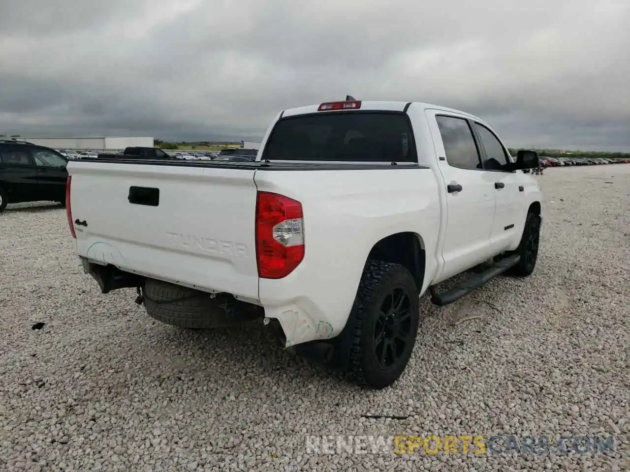 4 Photograph of a damaged car 5TFDY5F14LX913525 TOYOTA TUNDRA 2020