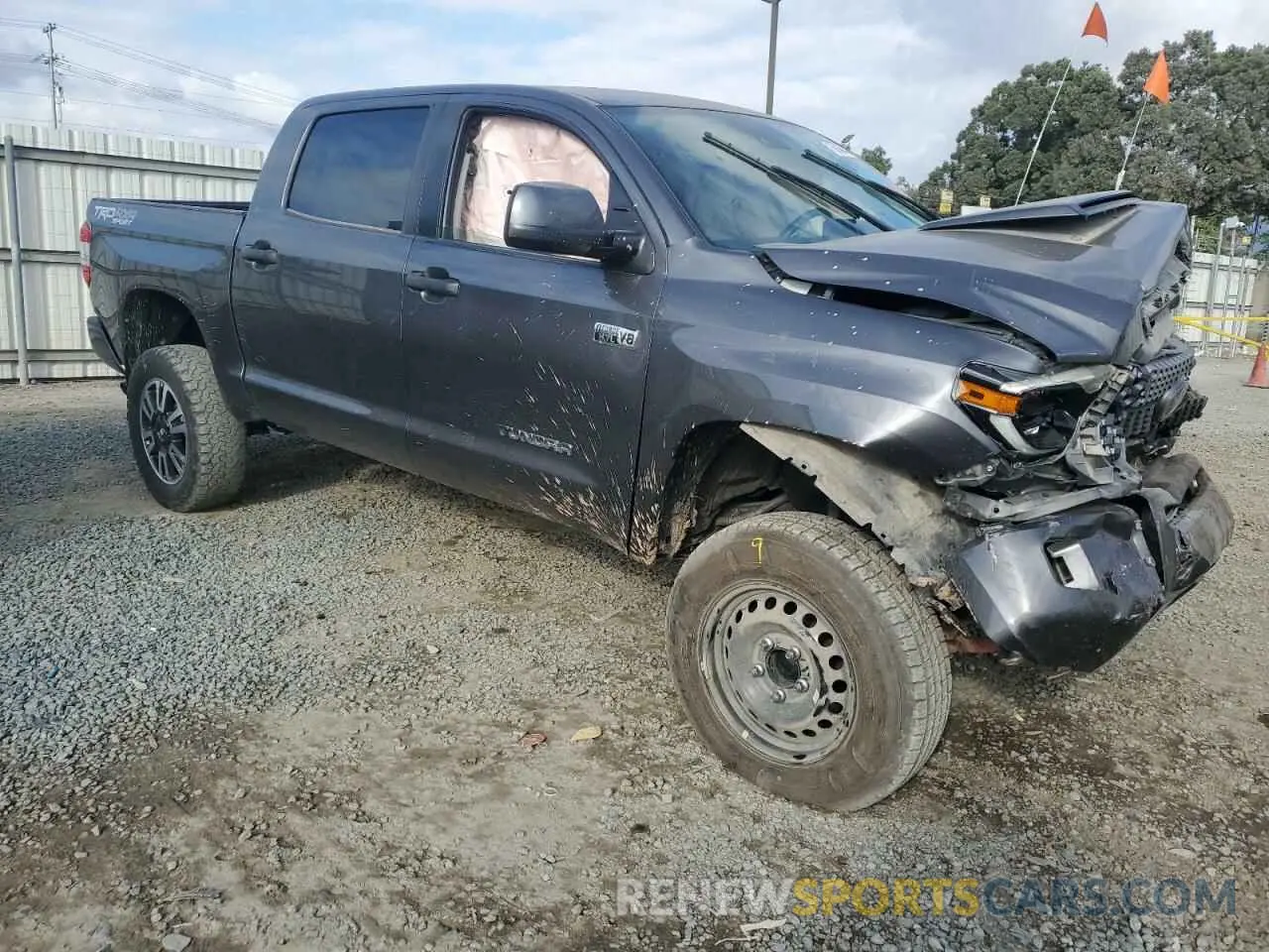 4 Photograph of a damaged car 5TFDY5F14LX927893 TOYOTA TUNDRA 2020