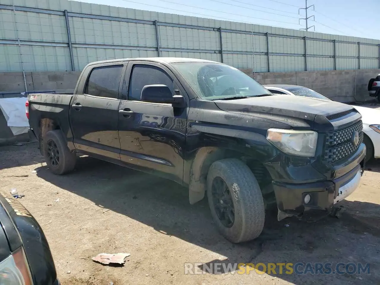 4 Photograph of a damaged car 5TFDY5F14LX931135 TOYOTA TUNDRA 2020