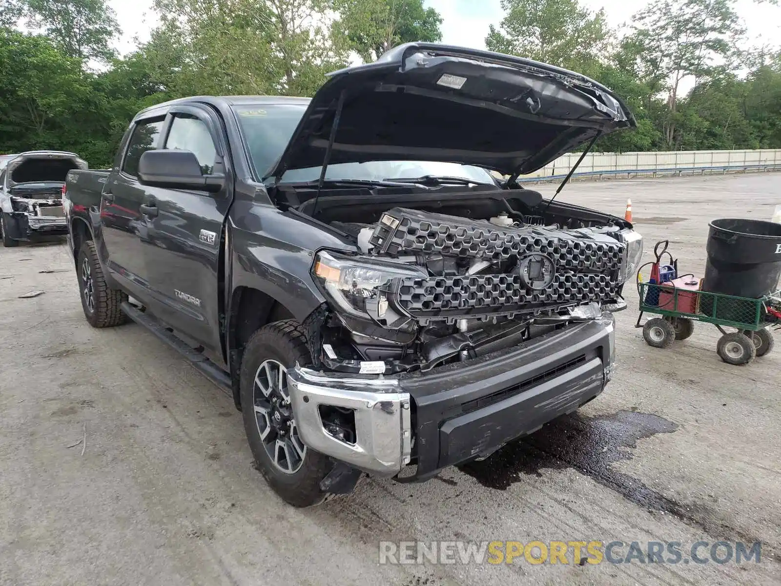 1 Photograph of a damaged car 5TFDY5F15LX880163 TOYOTA TUNDRA 2020