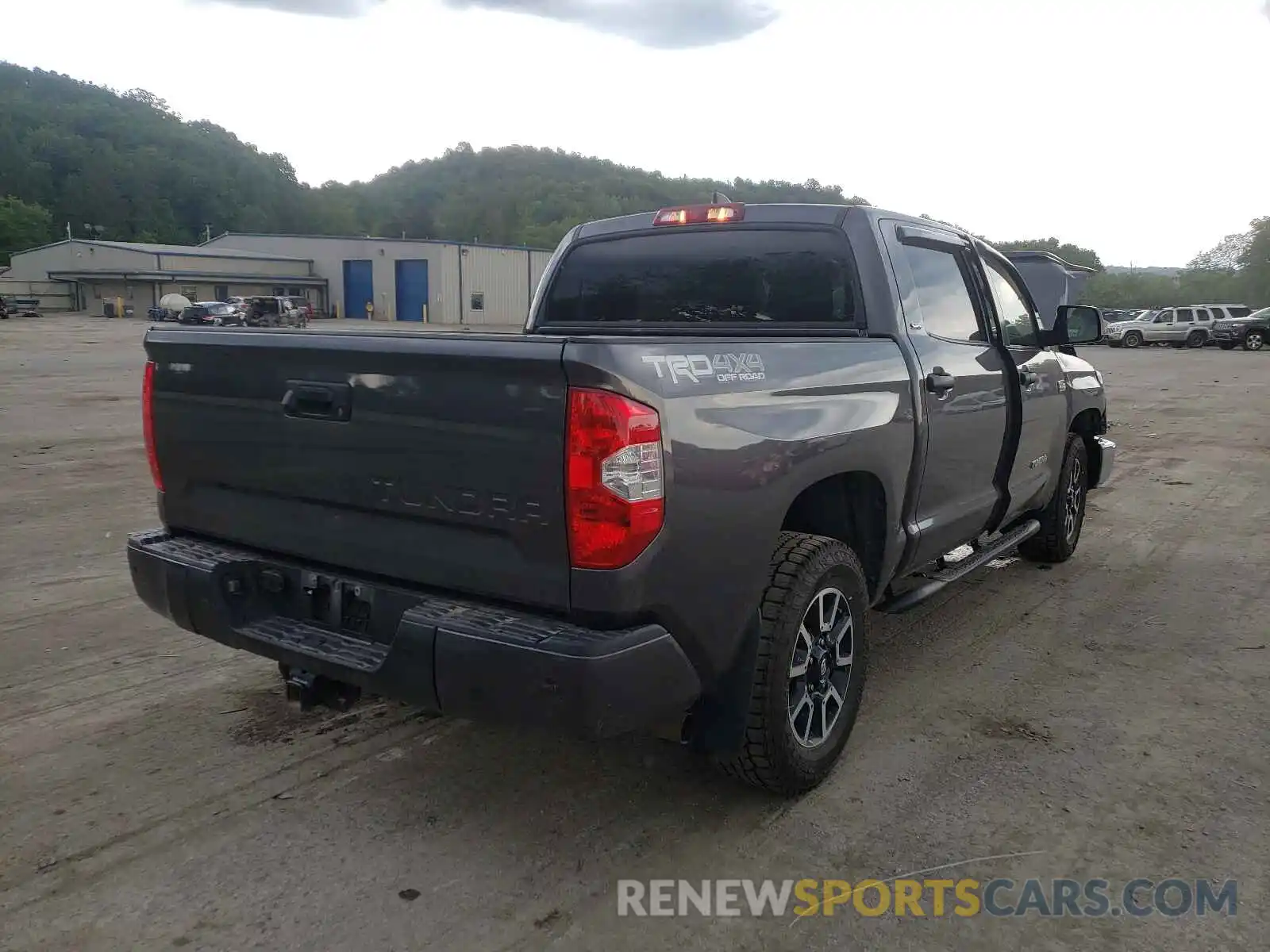 4 Photograph of a damaged car 5TFDY5F15LX880163 TOYOTA TUNDRA 2020