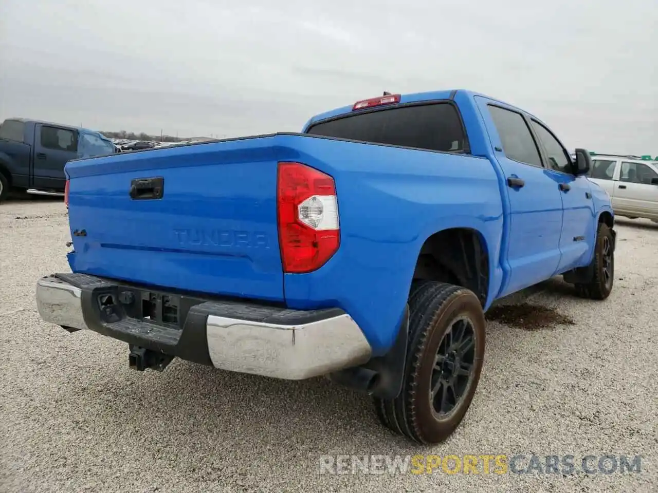 4 Photograph of a damaged car 5TFDY5F15LX881572 TOYOTA TUNDRA 2020