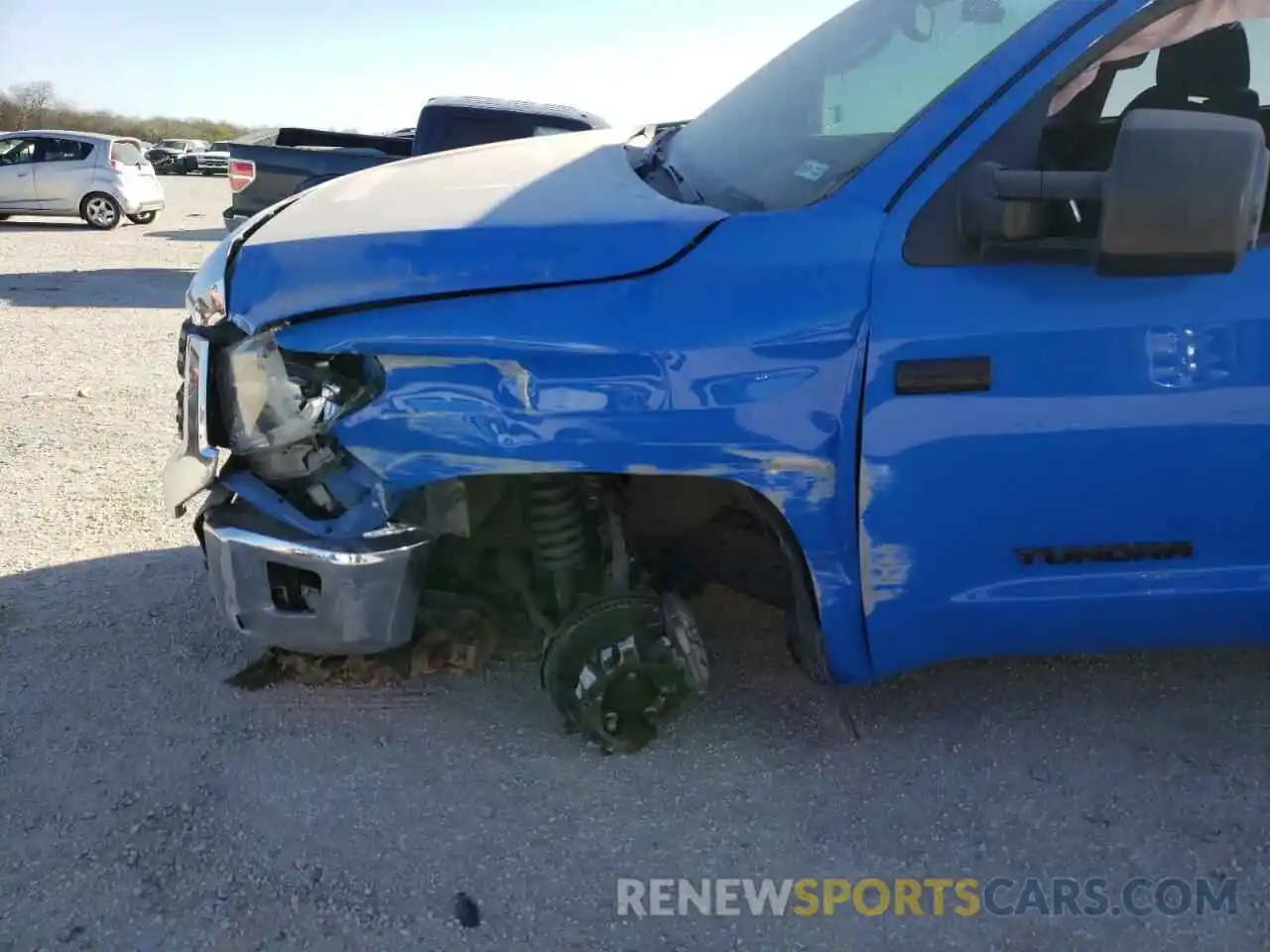 9 Photograph of a damaged car 5TFDY5F15LX881572 TOYOTA TUNDRA 2020