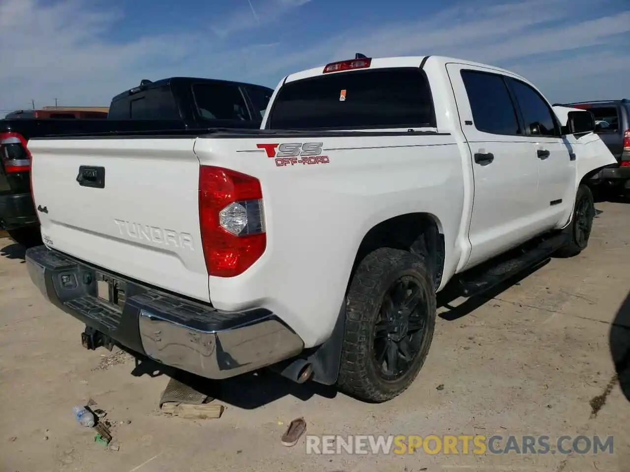 4 Photograph of a damaged car 5TFDY5F15LX946131 TOYOTA TUNDRA 2020